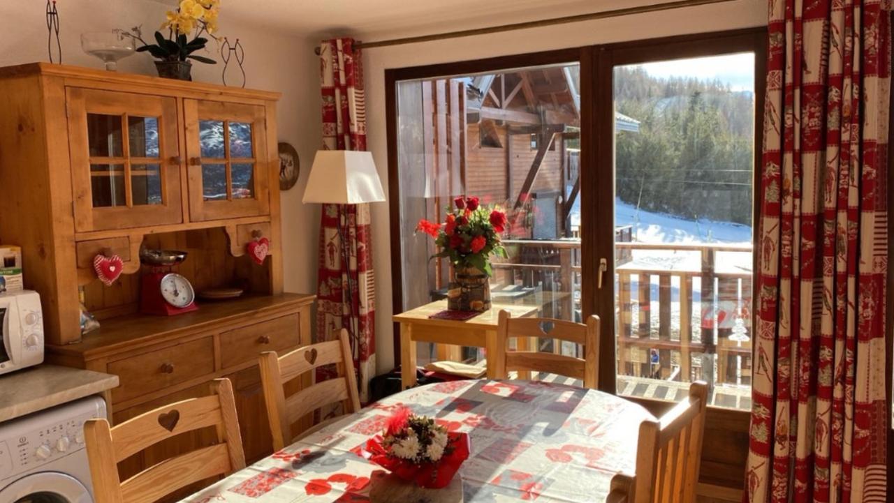 Eden sur les pistes avec vue panoramique sur la vallée La Joue du Loup Exterior foto