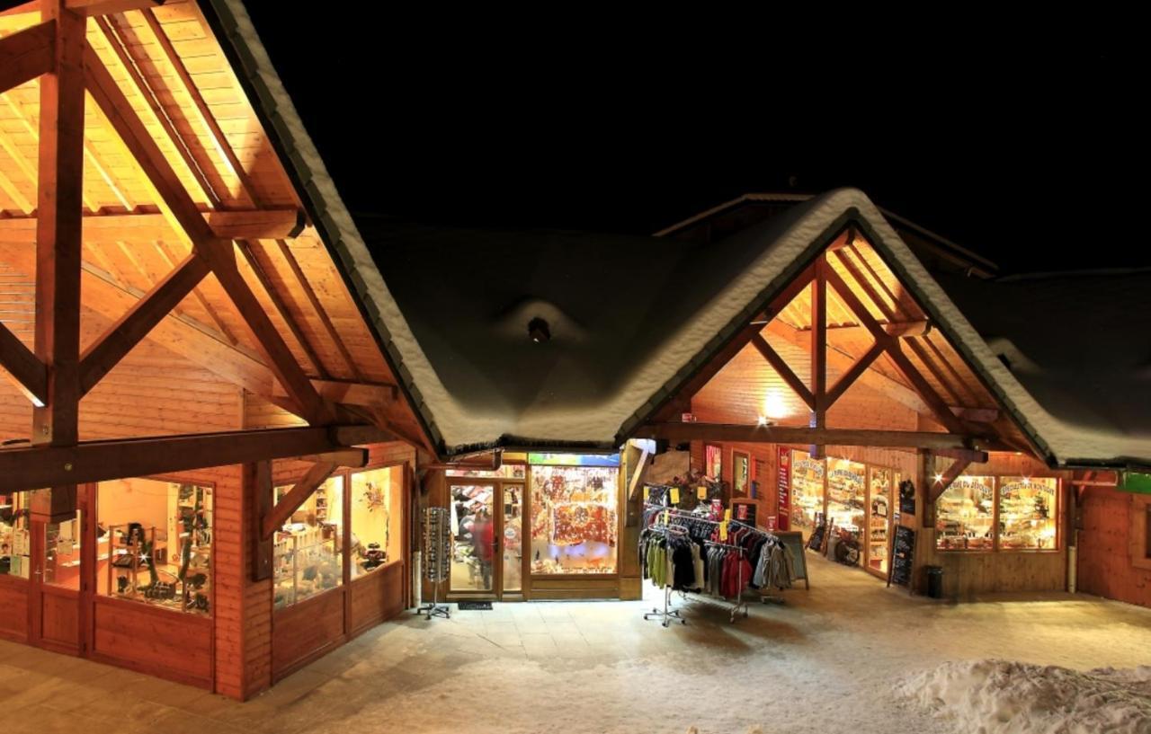 Eden sur les pistes avec vue panoramique sur la vallée La Joue du Loup Exterior foto