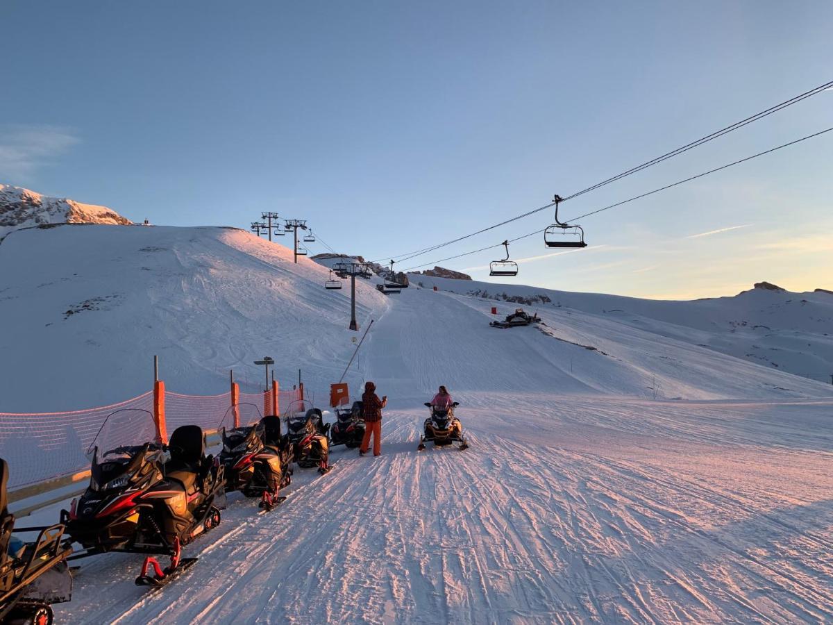 Eden sur les pistes avec vue panoramique sur la vallée La Joue du Loup Exterior foto