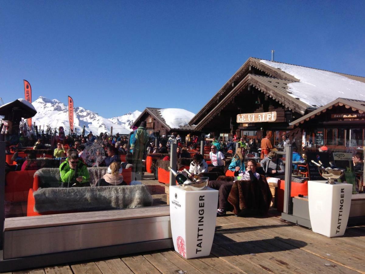 Eden sur les pistes avec vue panoramique sur la vallée La Joue du Loup Exterior foto