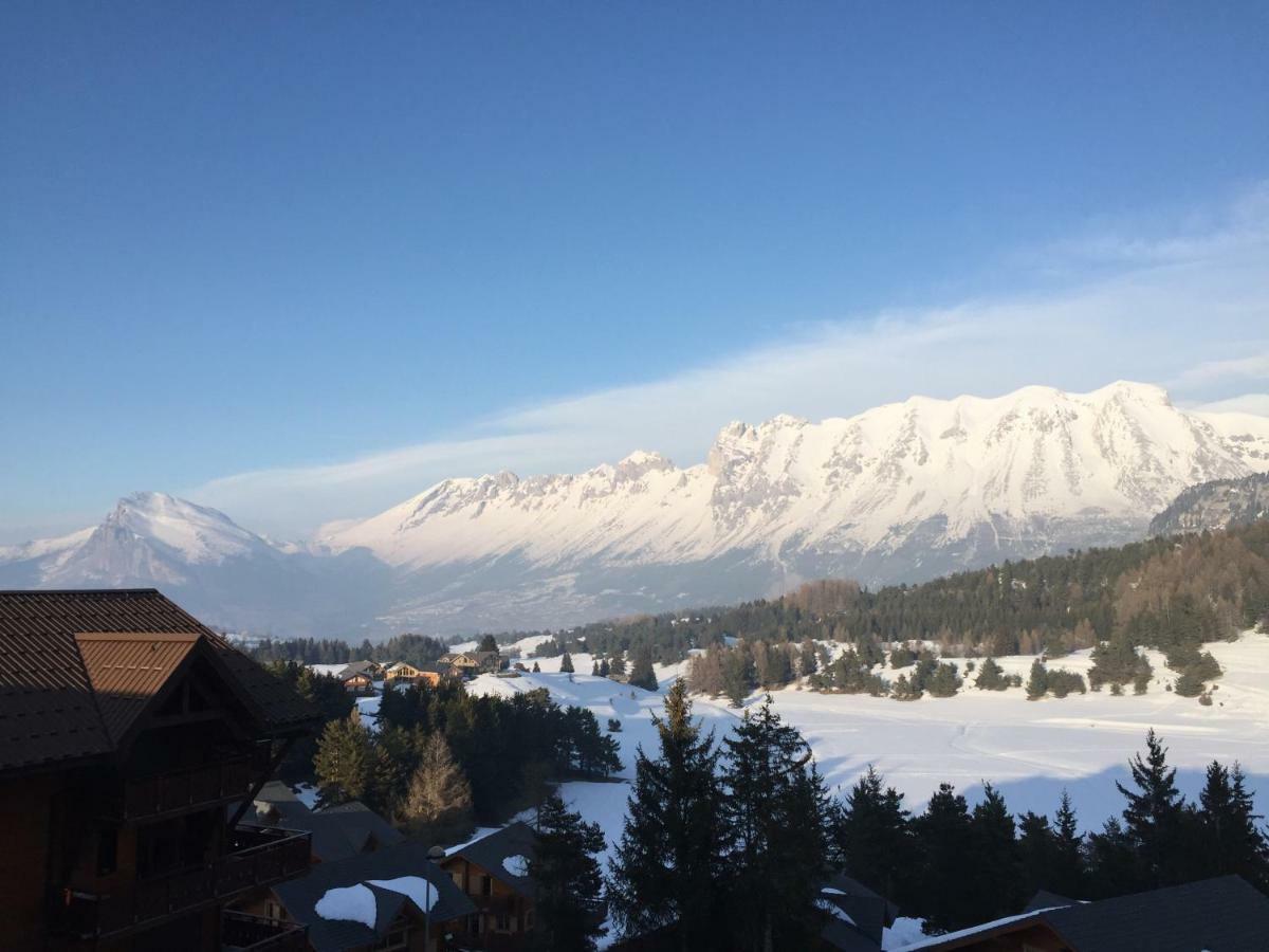 Eden sur les pistes avec vue panoramique sur la vallée La Joue du Loup Exterior foto