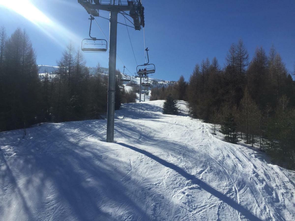 Eden sur les pistes avec vue panoramique sur la vallée La Joue du Loup Exterior foto
